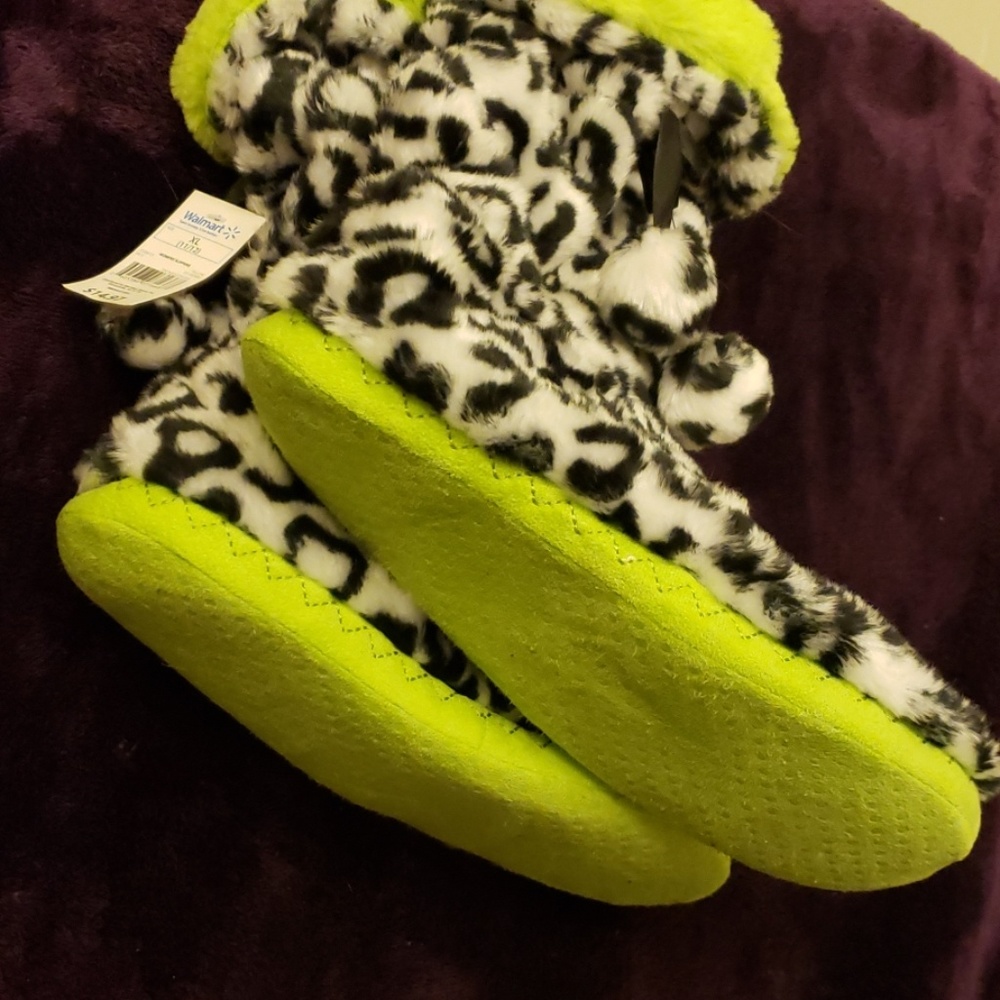Slippers - Picture 3 of 3